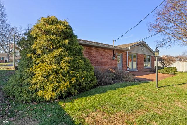 2565 Chestnut Street, Columbus, IN 47201