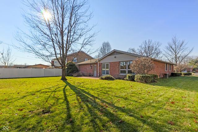 2565 Chestnut Street, Columbus, IN 47201