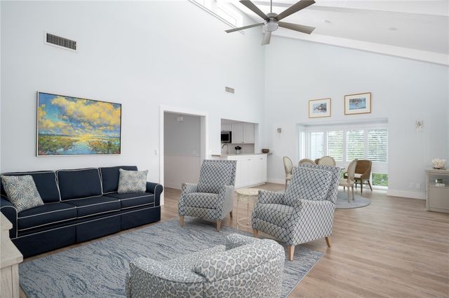 1776 Mooringline Drive 206, Vero Beach, FL 32963