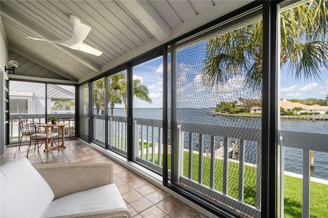 1776 Mooringline Drive 206, Vero Beach, FL 32963