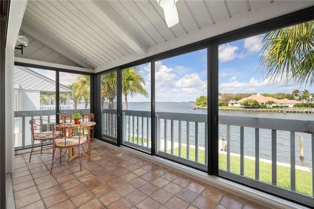 1776 Mooringline Drive 206, Vero Beach, FL 32963