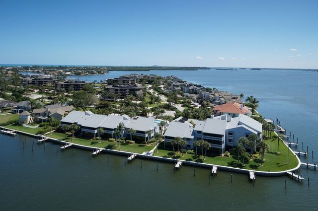 1776 Mooringline Drive 206, Vero Beach, FL 32963