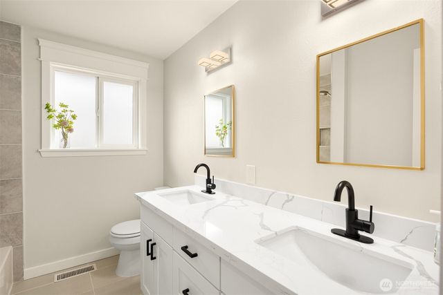 5306 26th Avenue S, Seattle, WA 98118