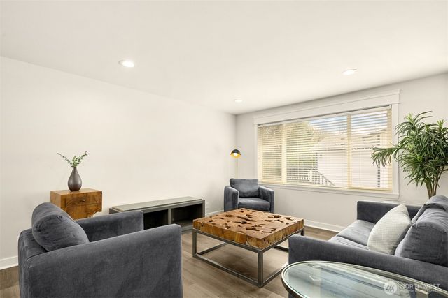 5306 26th Avenue S, Seattle, WA 98118