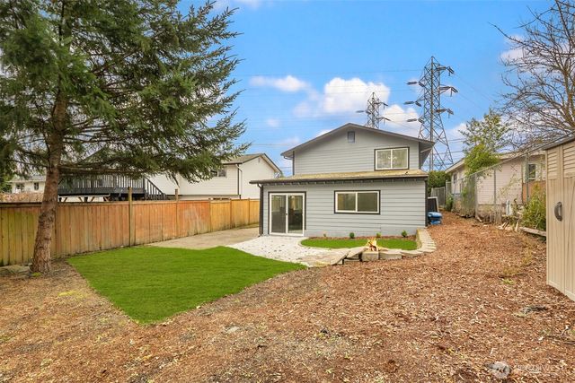5306 26th Avenue S, Seattle, WA 98118