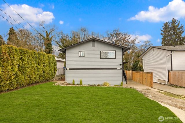 5306 26th Avenue S, Seattle, WA 98118