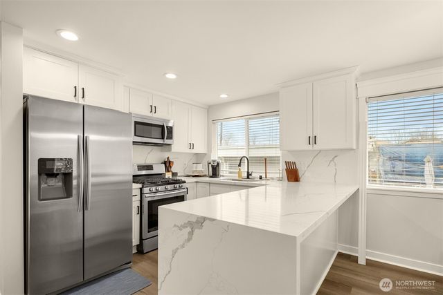 5306 26th Avenue S, Seattle, WA 98118
