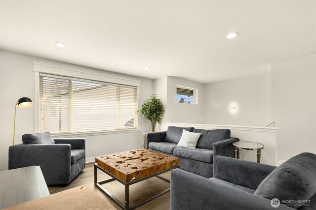 5306 26th Avenue S, Seattle, WA 98118