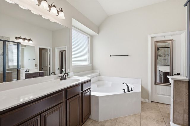 1029 Albany Drive, Fort Worth, TX 76131