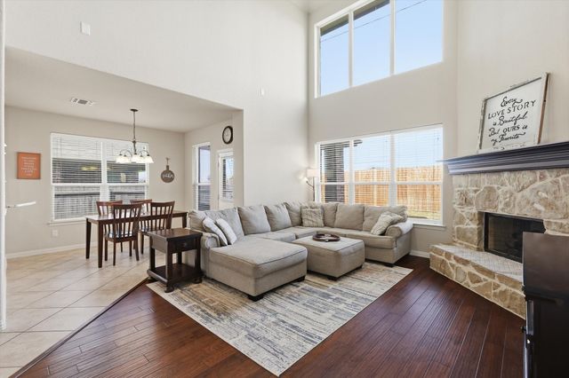 1029 Albany Drive, Fort Worth, TX 76131