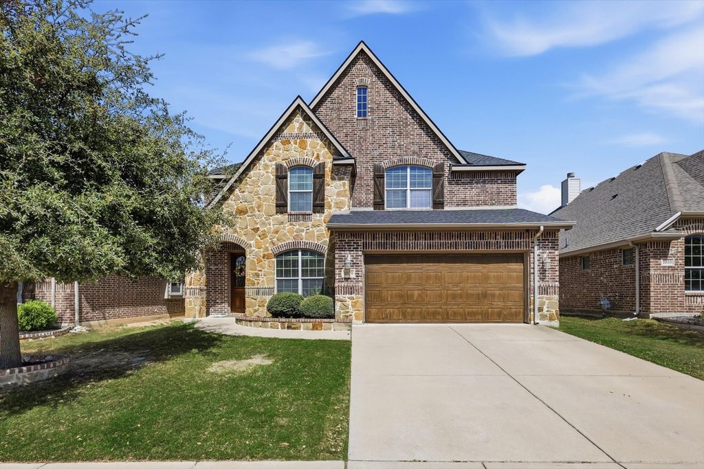 1029 Albany Drive, Fort Worth, TX 76131