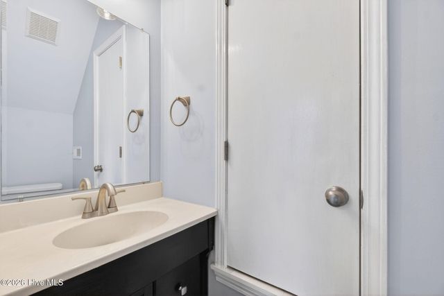 7609 Hawk Road, Wilmington, NC 28411