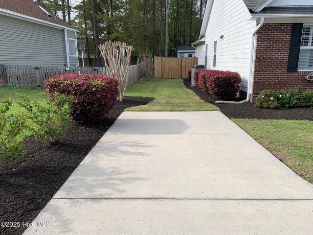 7609 Hawk Road, Wilmington, NC 28411