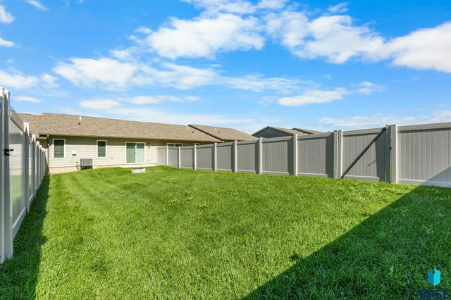 6405 W 6th Pl, Sioux Falls, SD 57107