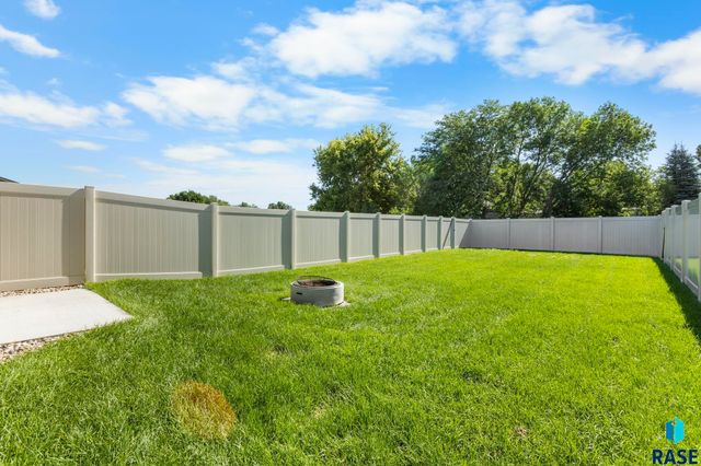 6405 W 6th Pl, Sioux Falls, SD 57107