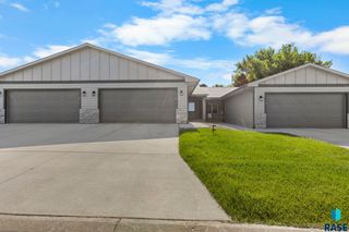 6405 W 6th Pl, Sioux Falls, SD 57107