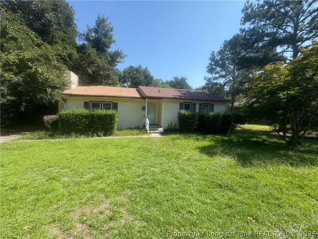 1602 McGougan Road, Fayetteville, NC 28303