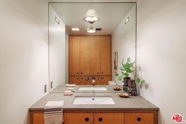 4455 Los Feliz Boulevard 106, Los Angeles, CA 90027