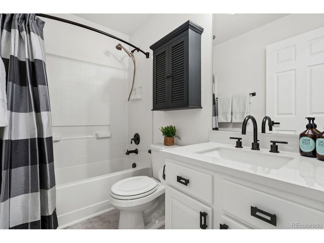 3963 Heatherwood Cir, Johnstown, CO 80534
