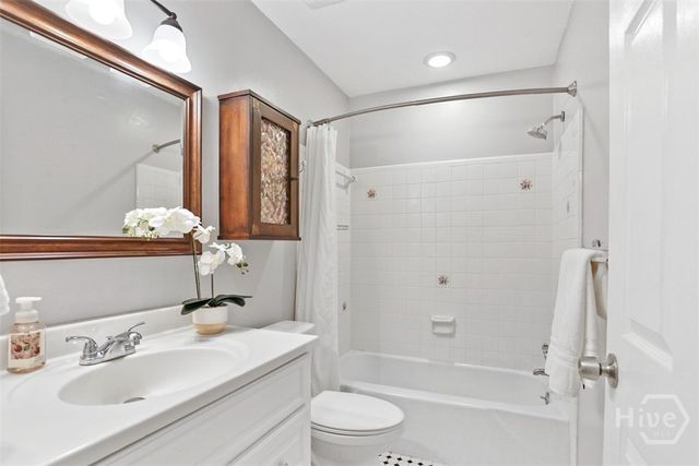 5 Prince Charles Court, Savannah, GA 31406