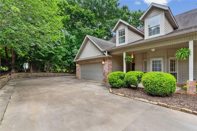 2635 E Neely Place, Fayetteville, AR 72701