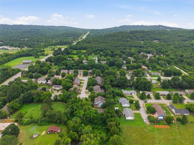 2635 E Neely Place, Fayetteville, AR 72701