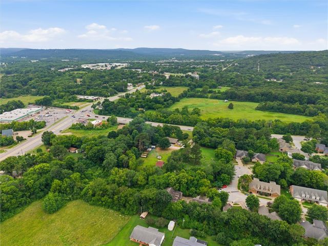 2635 E Neely Place, Fayetteville, AR 72701