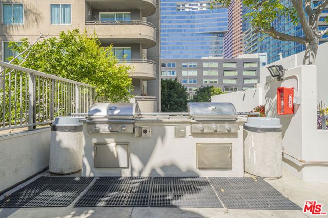 600 W 9th Street 1502, Los Angeles, CA 90015