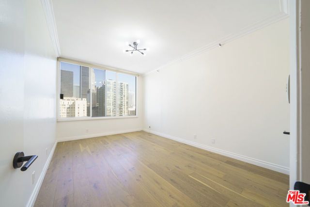 600 W 9th Street 1502, Los Angeles, CA 90015