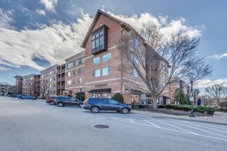 935 Burlington Avenue 304, Downers Grove, IL 60515