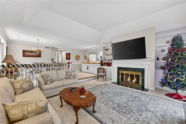 35 Hampton Hill Drive, Amherst, NY 14221