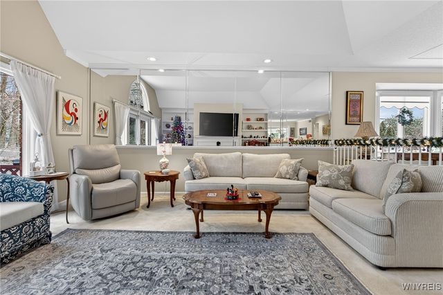 35 Hampton Hill Drive, Amherst, NY 14221