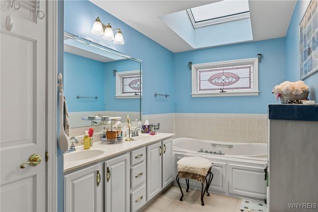 35 Hampton Hill Drive, Amherst, NY 14221