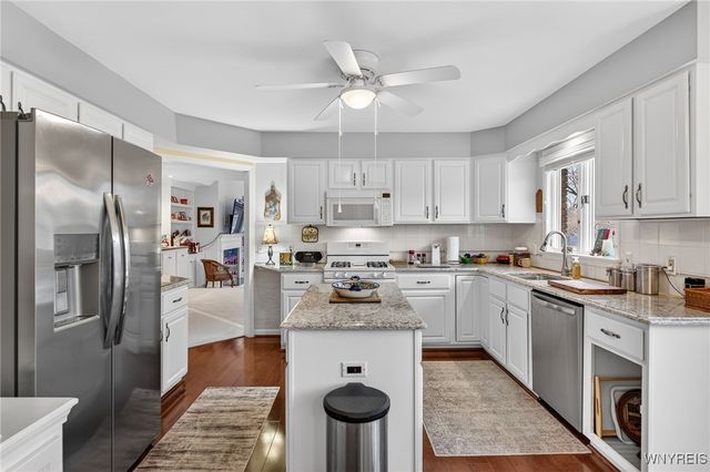 35 Hampton Hill Drive, Amherst, NY 14221