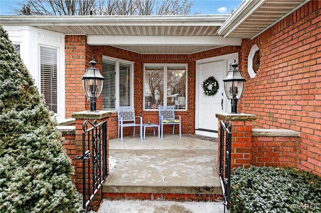 35 Hampton Hill Drive, Amherst, NY 14221