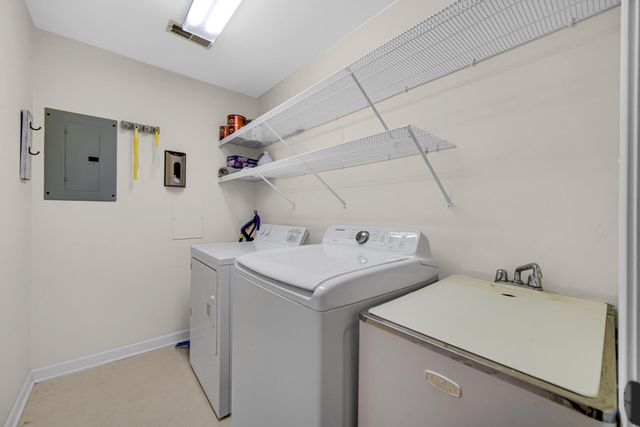 2649 Georgetowne B2, Highland, IN 46322