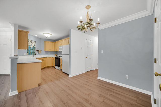 2649 Georgetowne B2, Highland, IN 46322