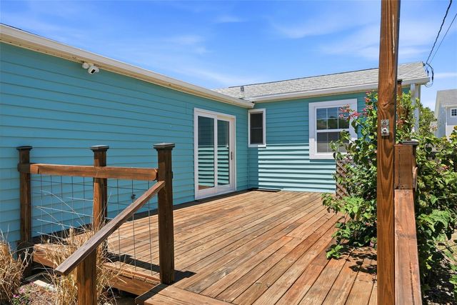 1220 35TH AVENUE N, St Petersburg, FL 33704