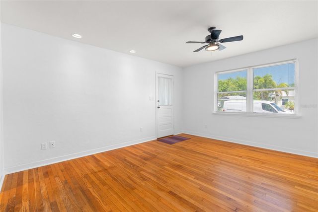 1220 35TH AVENUE N, St Petersburg, FL 33704