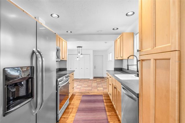 1220 35TH AVENUE N, St Petersburg, FL 33704