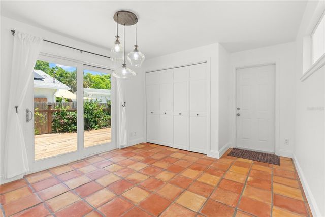 1220 35TH AVENUE N, St Petersburg, FL 33704