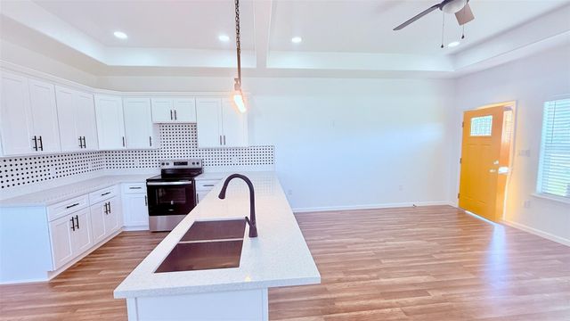 7014 5914 02, Cleveland, TX 77327
