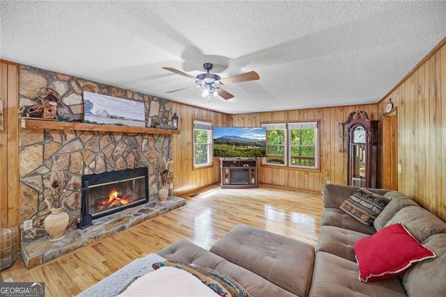 62 Peach Lane, Ellijay, GA 30536