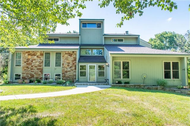 1150 700th Road, Holden, MO 64040