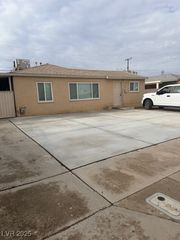 572 Burton Street, Henderson, NV 89015