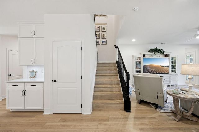 1304 FOLTZ LOOP, Oakland, FL 34787