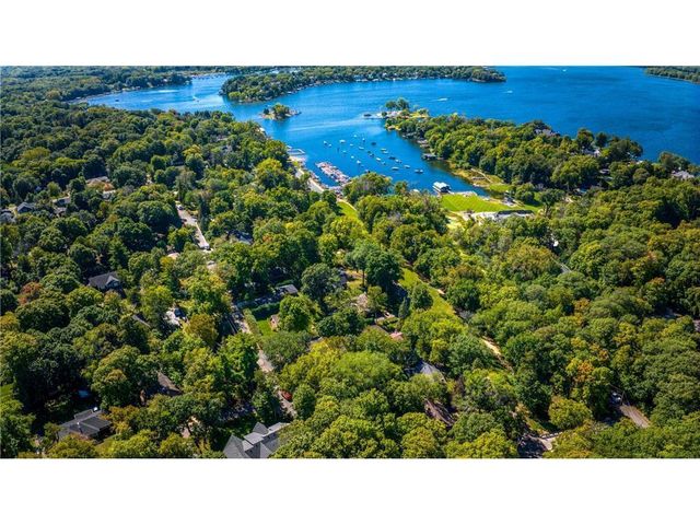 3610 Northome Avenue, Deephaven, MN 55391