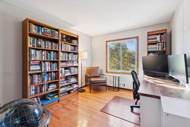 4680 Ridge Cliff Drive, Eagan, MN 55122