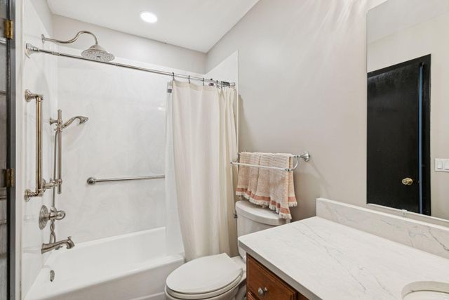 4680 Ridge Cliff Drive, Eagan, MN 55122