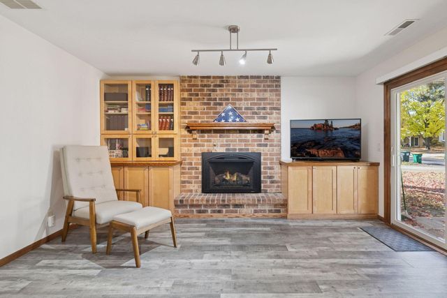 4680 Ridge Cliff Drive, Eagan, MN 55122